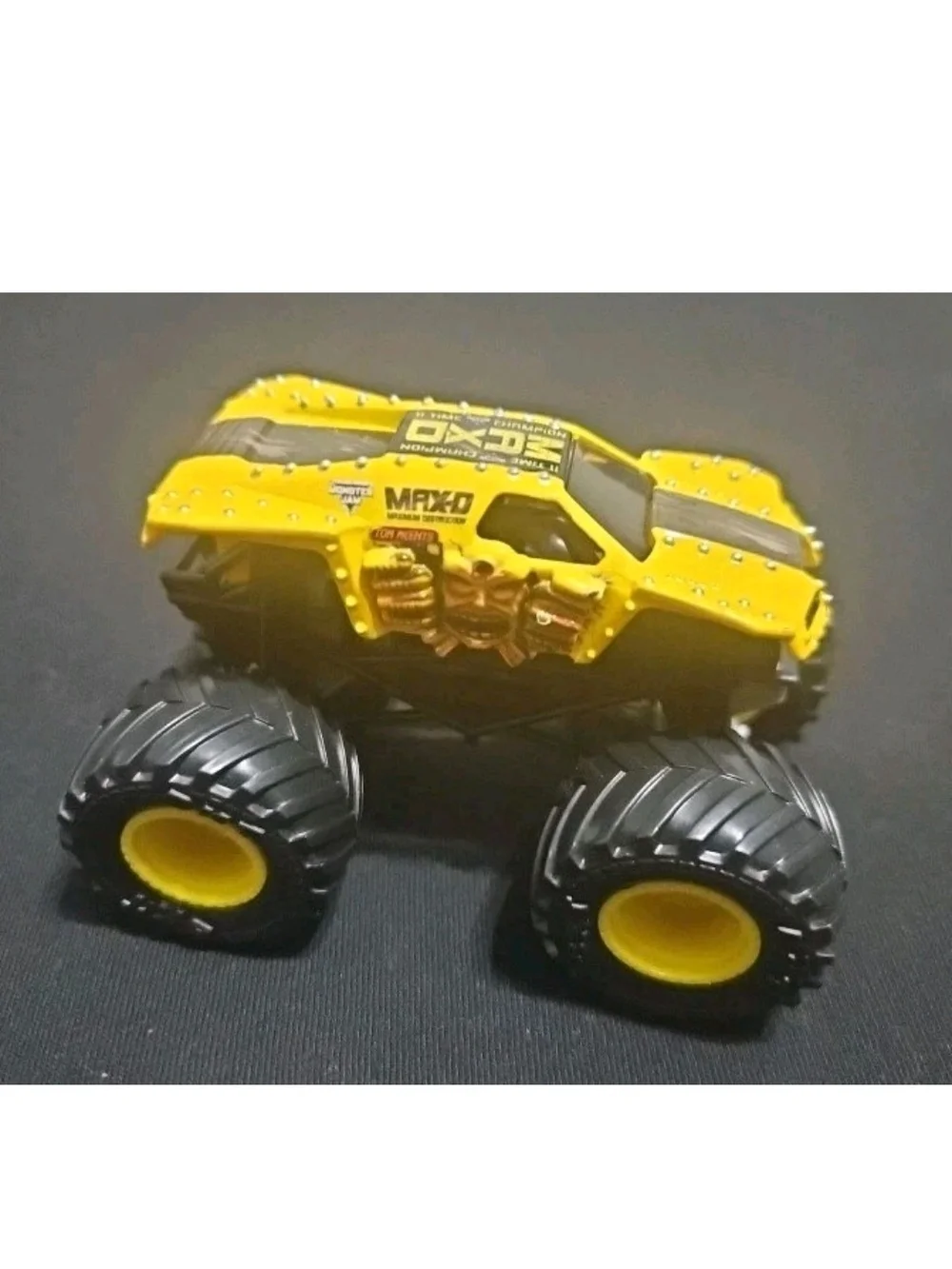 Spin Master Monster Jam  Maximum Destruction 2016 Max-D Yellow 1:64 Truck